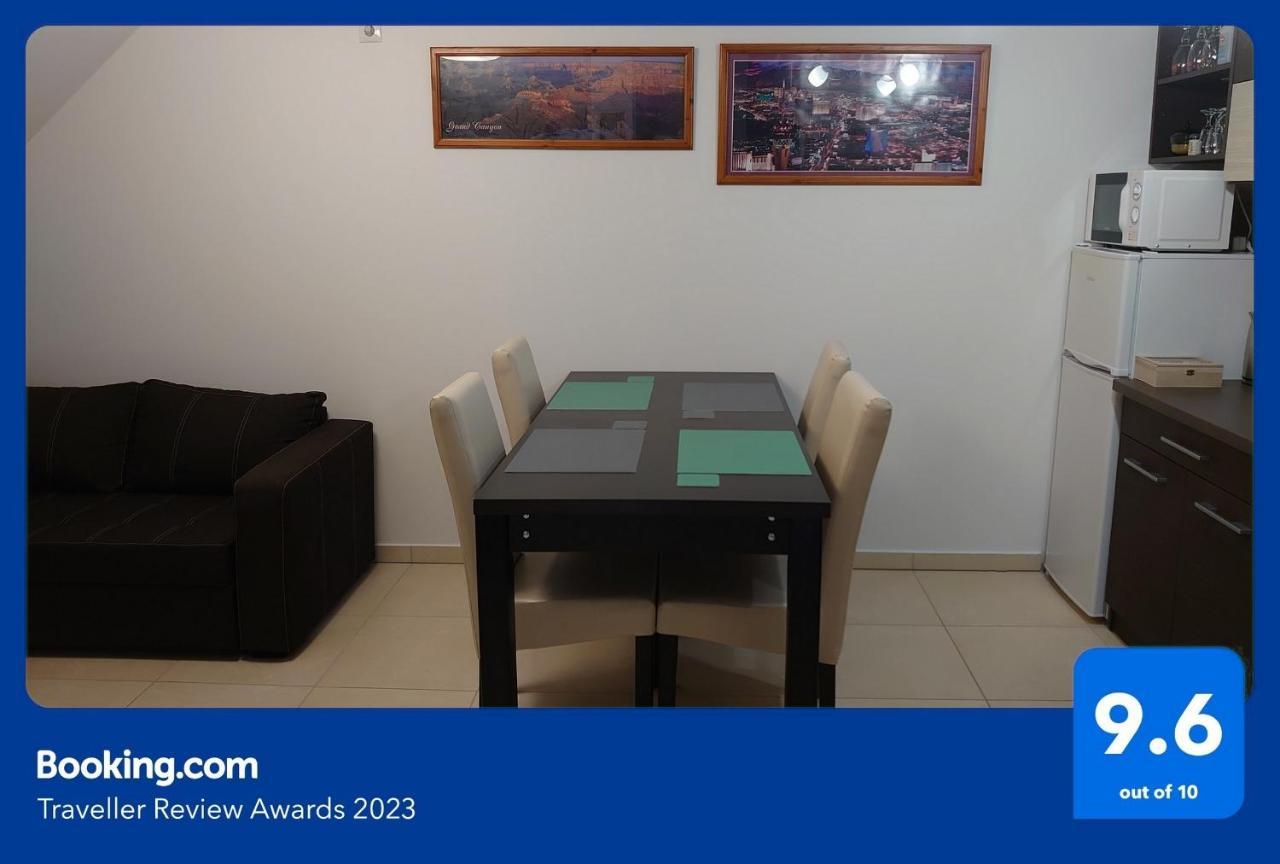 شقة Blonde River Apartman Soter سيغيد المظهر الخارجي الصورة